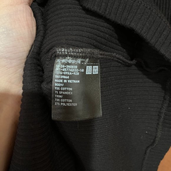 Uniqlo Ribbed Crop Tank - Picture 3 of 3